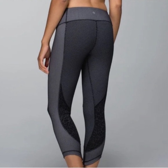 Lululemon Wunder Under 22” Crop Sashiko Black Mid Rise Legging Petal Camo Gray 4 - Picture 5 of 8